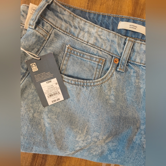 🤍❗NWT Universal Thread Boyfriend Style Floral Design Blue Jeans Size 18 W - Picture 5 of 6
